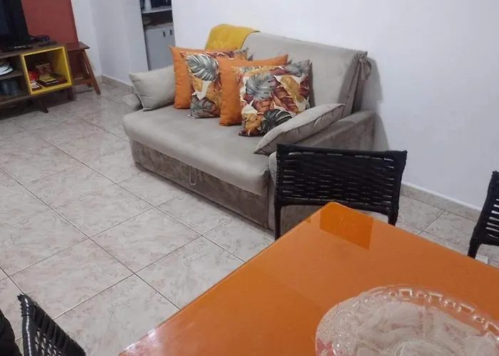 Apartamento Gonzaga 1 Quadra Praia c/ Manobrista